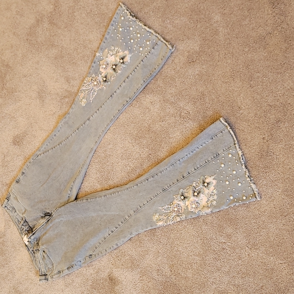 Floral Applique Wide leg Jeana
